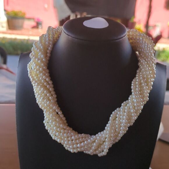 Elegant Vintage Cream and Gold Multi-Strand Necklace‎ - Picture 8 of 10